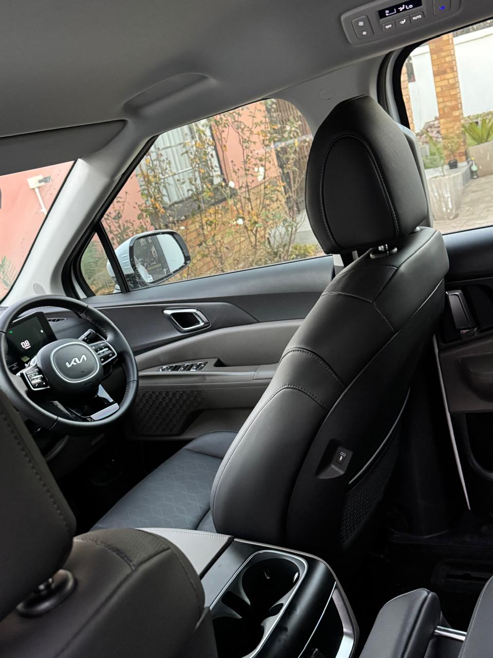 Kia Carnival interior dashboard