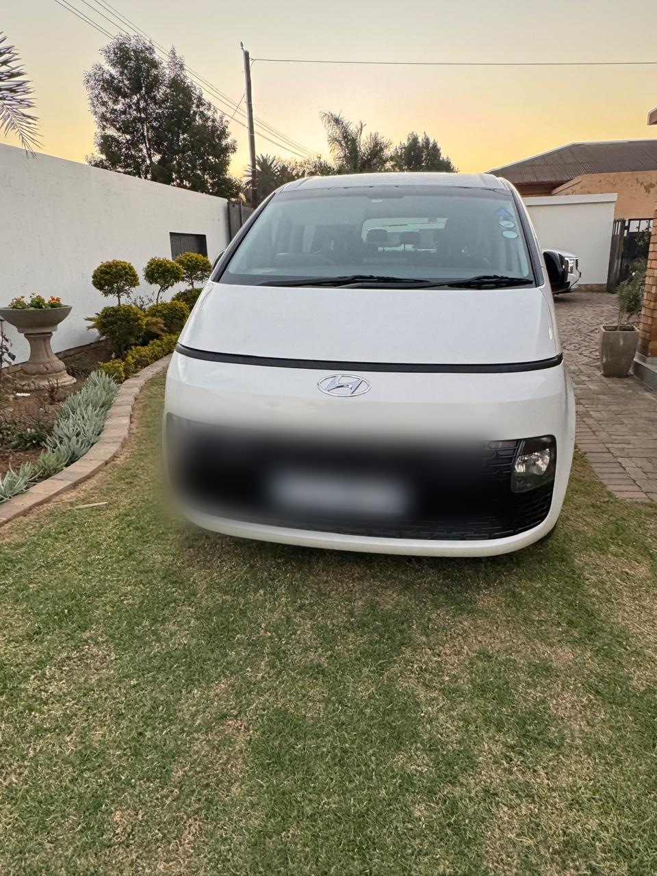 Hyundai Staria front view